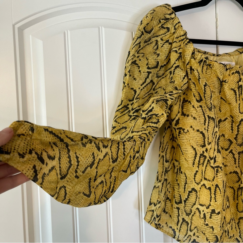 FRAME Off-The-Shoulder Billow Blouse Snake Blouse Top Size Medium Yellow - Picture 5 of 11